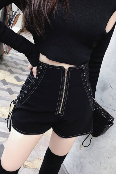 Model nou de pantaloni scurți cu talie înaltă și cravate