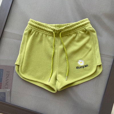 Κοντά σορτς με κεντήματα