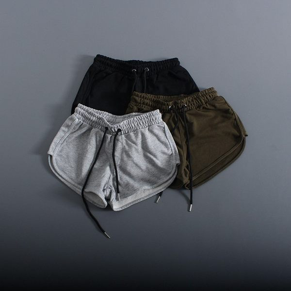 Īsi brīvi šorti ar gumiju sievietēm