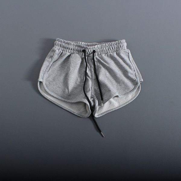 Īsi brīvi šorti ar gumiju sievietēm