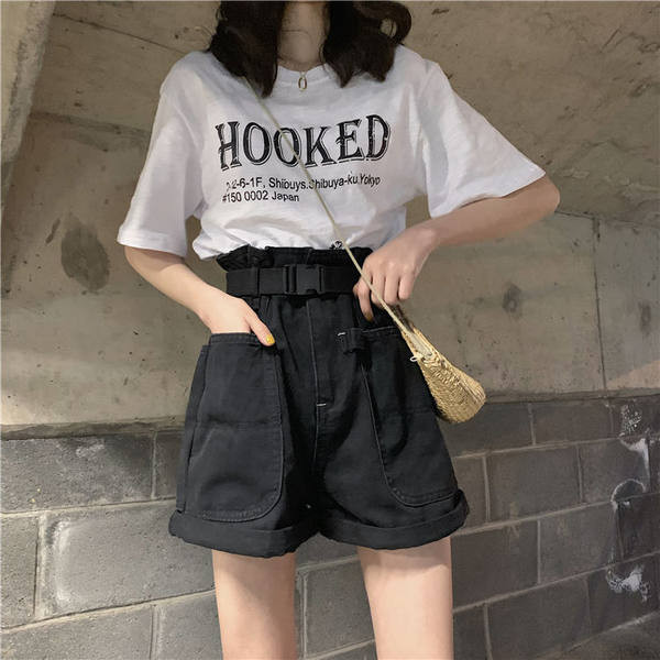 Ikdienas sieviešu šorti - ar augstu vidukli un kabatām