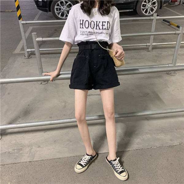 Ikdienas sieviešu šorti - ar augstu vidukli un kabatām