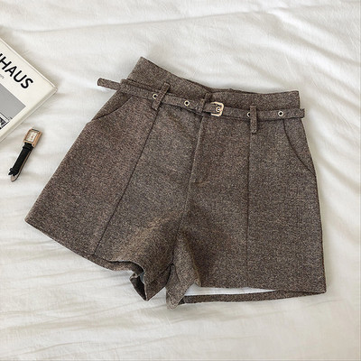 Šorti ar augstu vidukli un kabatas