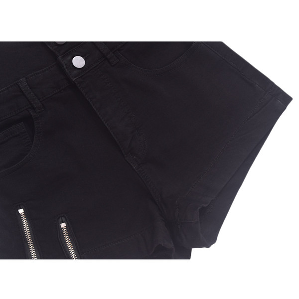 Blugi scurti cu fermoar si talie inalta