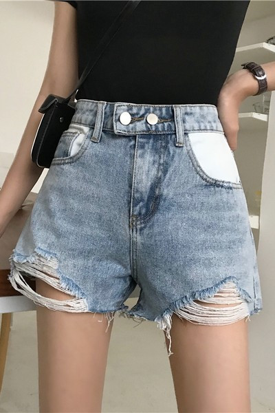 Casual τζιν σορτς με σκισμένα στοιχεία - μπλε χρώμα