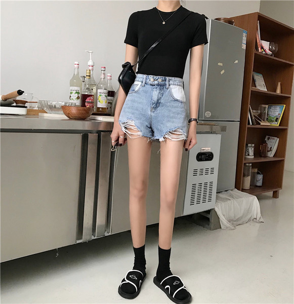 Casual τζιν σορτς με σκισμένα στοιχεία - μπλε χρώμα