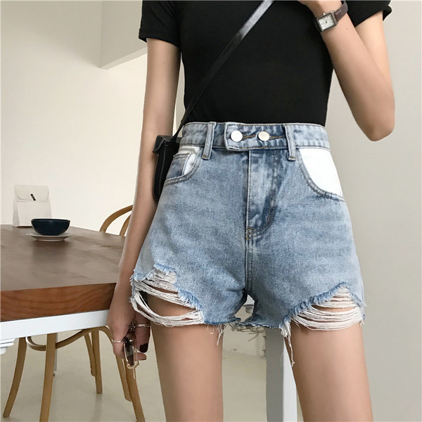 Casual τζιν σορτς με σκισμένα στοιχεία - μπλε χρώμα