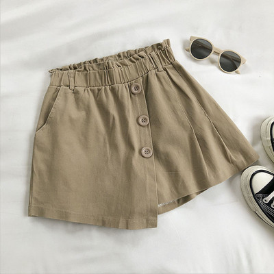 Pantaloni scurți cu nasturi și talie elastică