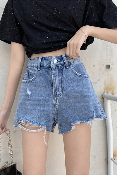 Novi model traperica sa poderanim motivima u plavoj i crnoj boji