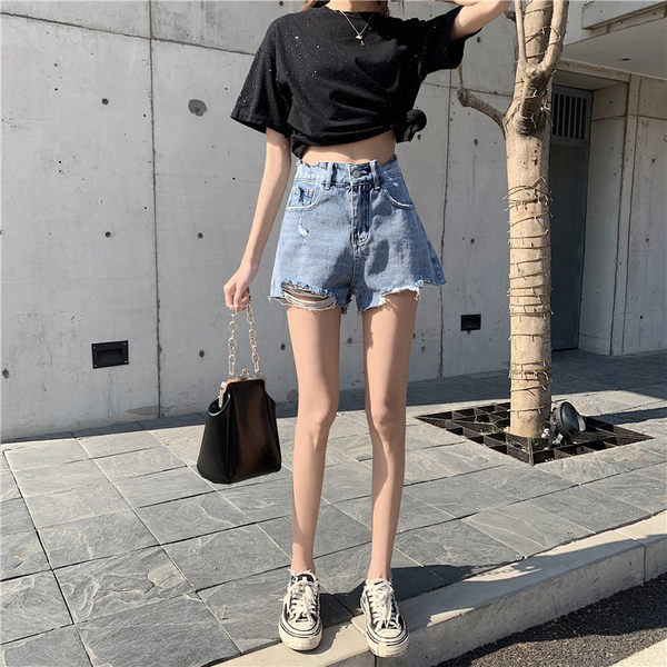 Novi model traperica sa poderanim motivima u plavoj i crnoj boji