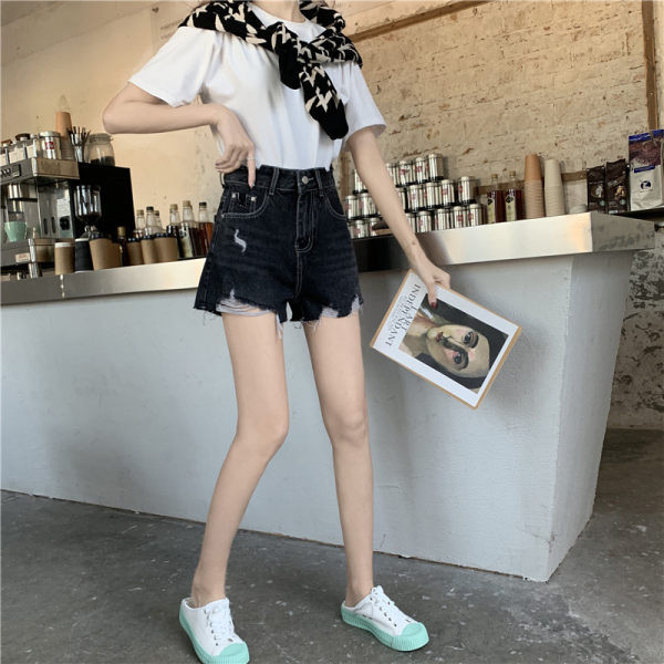 Novi model traperica sa poderanim motivima u plavoj i crnoj boji