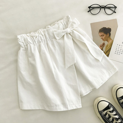 Ženske kratke hlače s trakom i elastičnim strukom