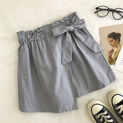 Ženske kratke hlače s trakom i elastičnim strukom