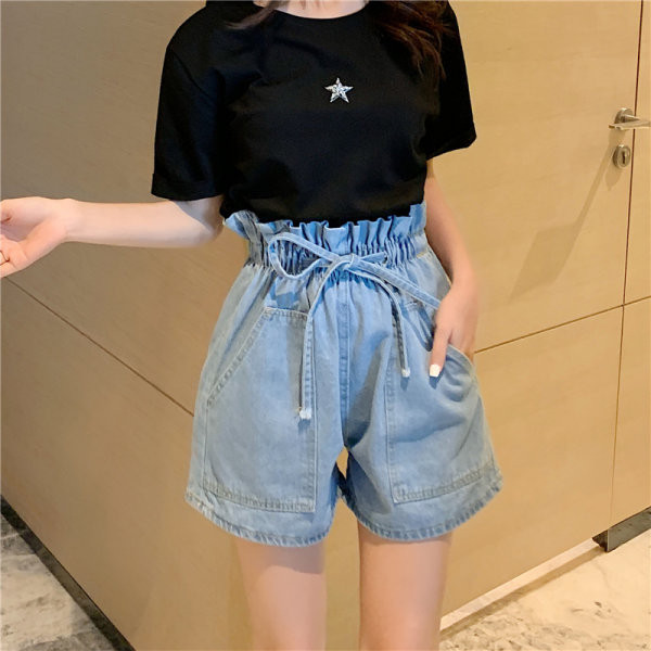 Novi model kratkih ženskih traperica s elastičnim strukom i vezicama