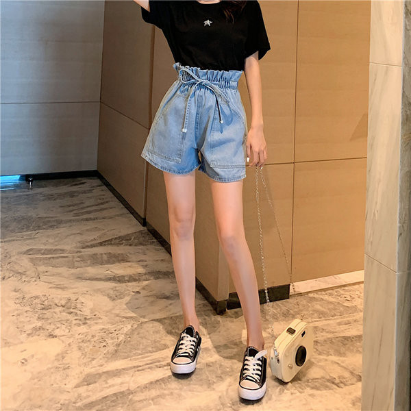 Novi model kratkih ženskih traperica s elastičnim strukom i vezicama