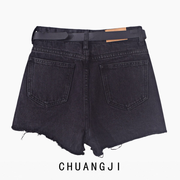 Μαύρα γυναικεία σορτς με υψηλή μέση και ζώνη