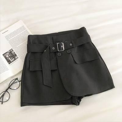 Ležerne kratke hlače s remenom i A krojem