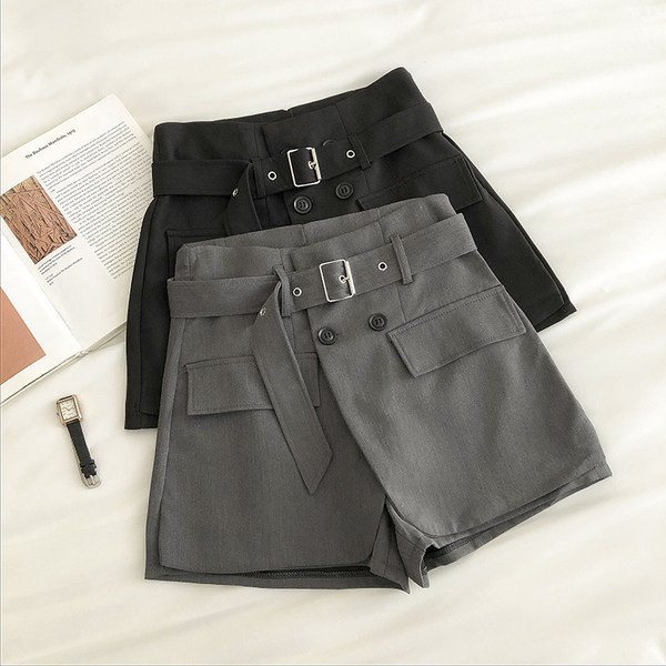 Ležerne kratke hlače s remenom i A krojem