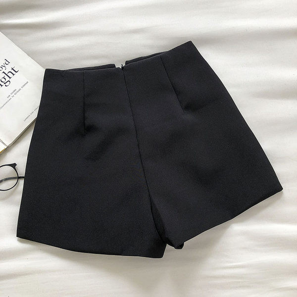 Σορτς με κουμπιά και γραμμή Α