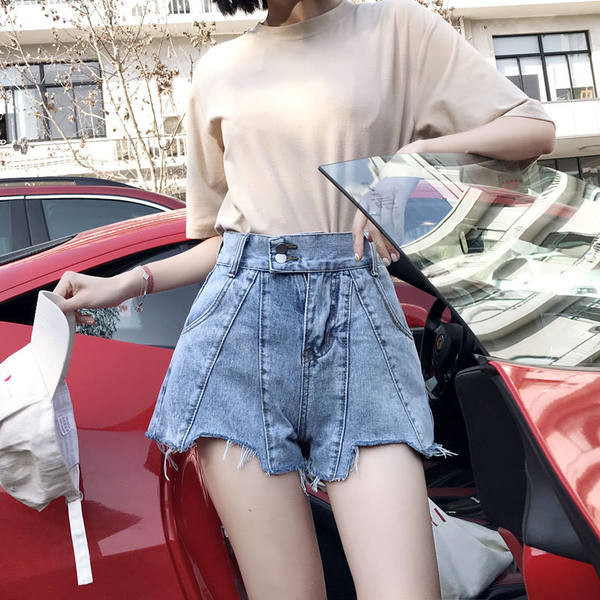 Ženske traper kratke hlače s gumbima i džepovima