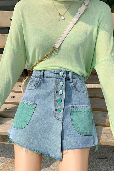 Ležerne kratke hlače - asimetrični model s gumbima i džepom