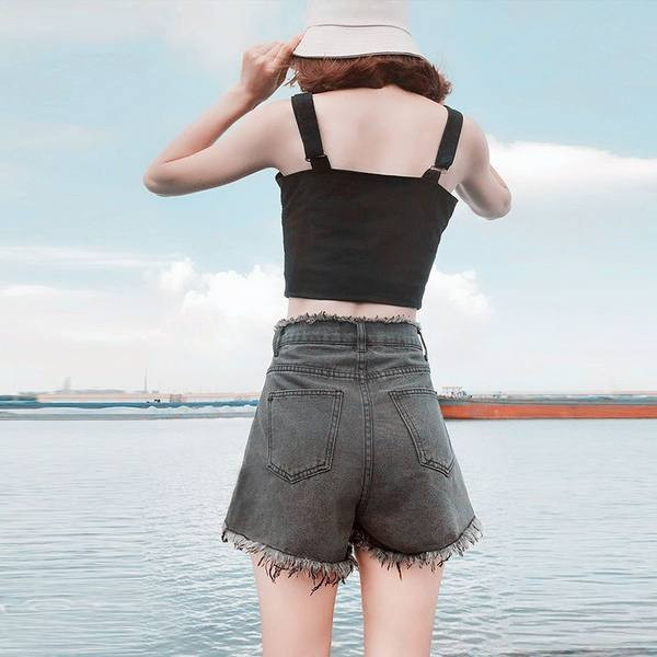 Γυναικεία σορτς με τσέπες