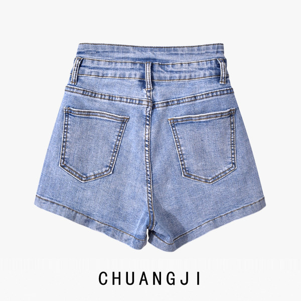 Κοντό τζιν κλασικό μοντέλο με τσέπες