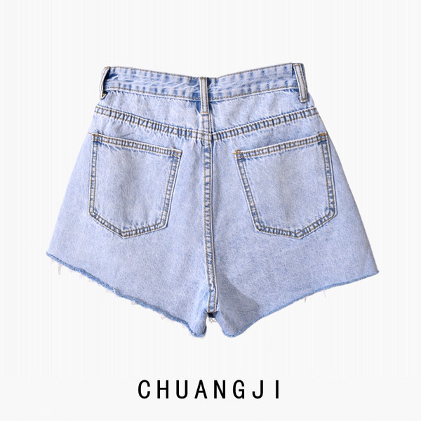 Blugi scurti de dama cu talie inalta si element rupt