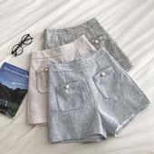 Ženske kratke hlače s džepovima i A kroja