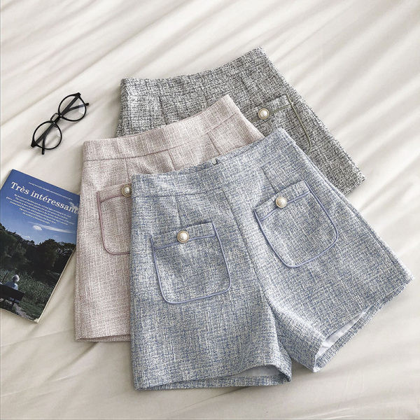 Ženske kratke hlače s džepovima i A kroja