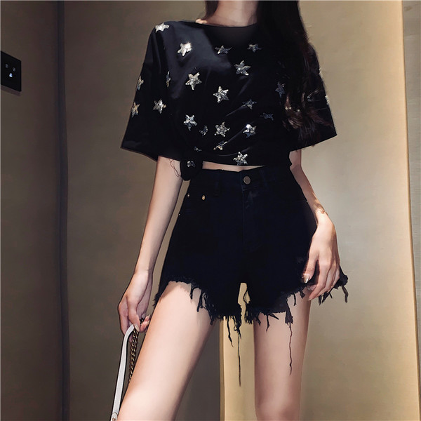 Pantaloni scurți de damă cu motive rupte