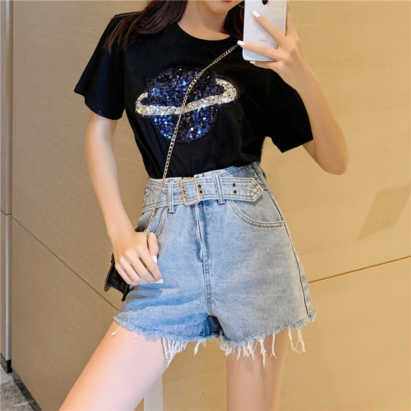 Ženske kratke traperice s remenom i visokim strukom u plavoj boji