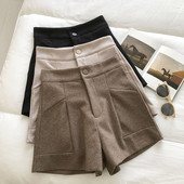 Ženske kratke hlače s džepovima i gumbima