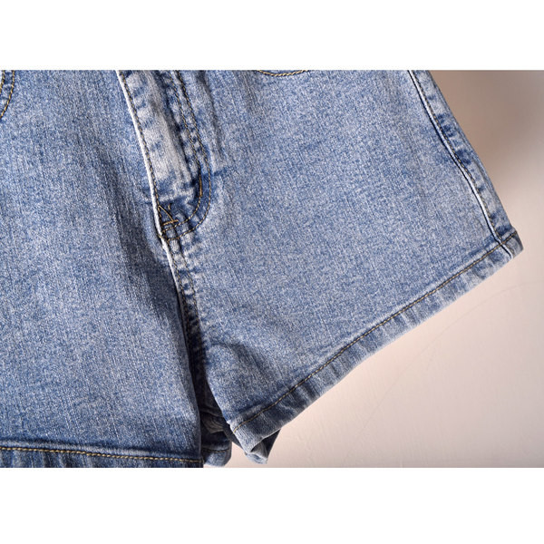 Ženske kratke hlače s visokim strukom