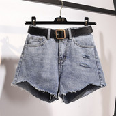 Pantaloni scurți de damă cu buzunare și motive rupte