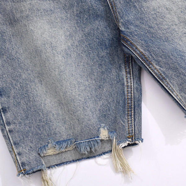 Дънки над коляното изчистен модел с ресни