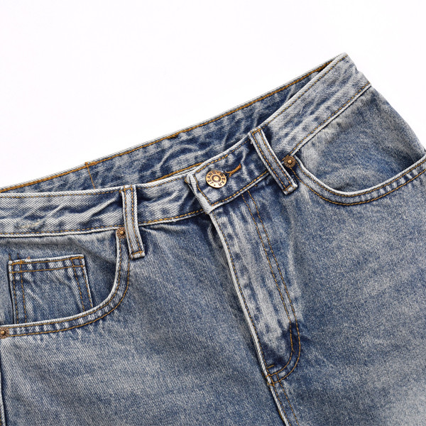 Дънки над коляното изчистен модел с ресни