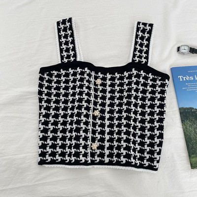 Novi model kratke ženske majice bez rukava sa širokim naramenicama i gumbima u više boja