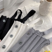 Maiou zilnic cu nasturi și bretele subțiri