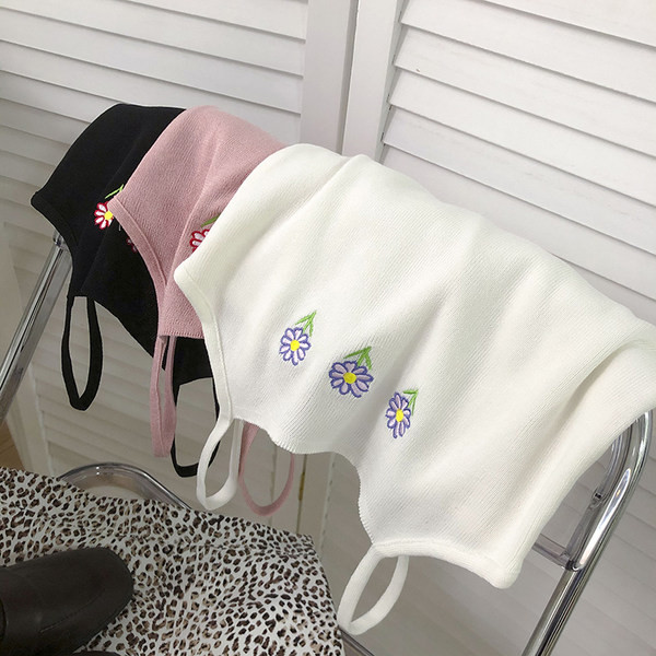 Dnevna majica bez rukava s vezom i tankim naramenicama