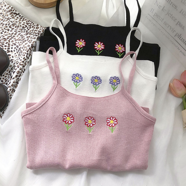 Dnevna majica bez rukava s vezom i tankim naramenicama