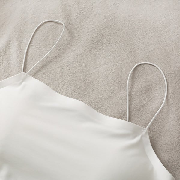 Ženska kratka majica na tanke naramenice u bijeloj i crnoj boji