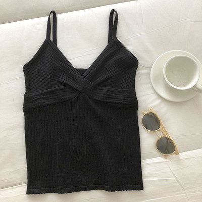 Γυναικεία μοντέρνα μπλούζα με λεπτά λουράκια και ντεκολτέ