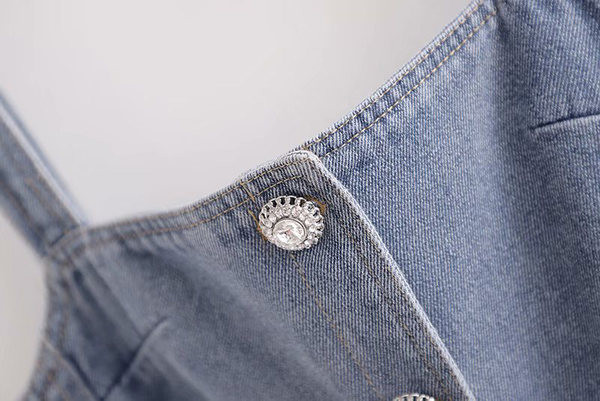 Kratki traper bustier s gumbima i vezicama