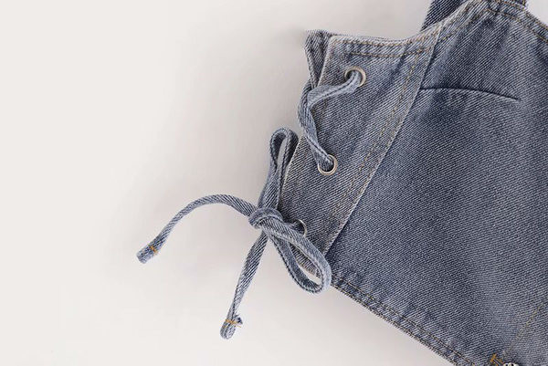 Kratki traper bustier s gumbima i vezicama