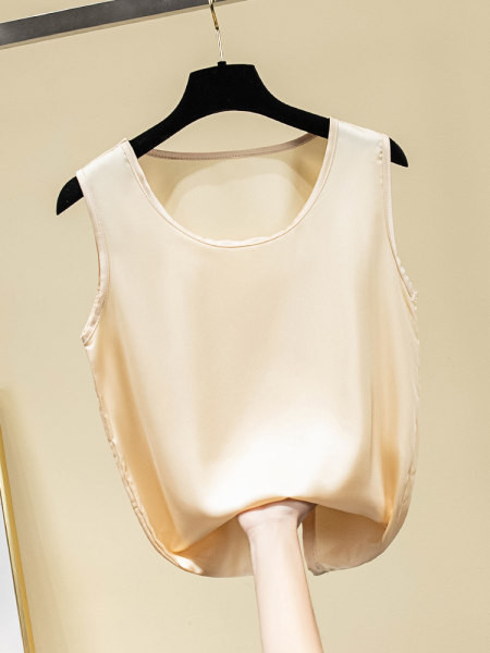 Ženski satenski top s o-izrezom