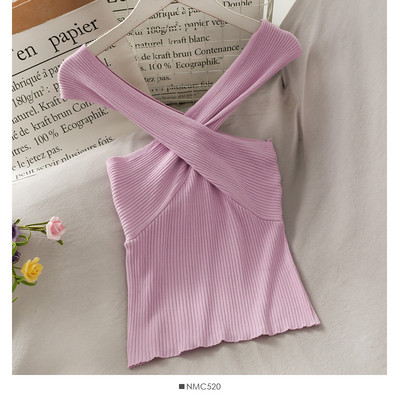 Jednobojna ženska majica bez rukava pogodna za ljeto