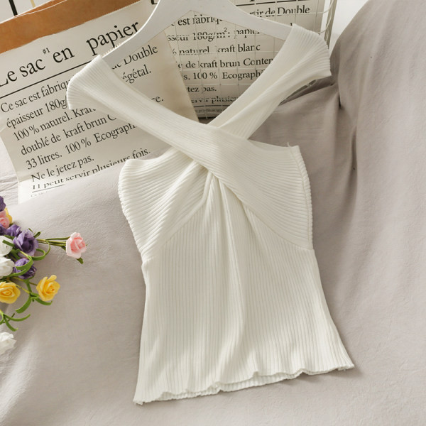 Jednobojna ženska majica bez rukava pogodna za ljeto