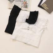 Top de damă actual cu nasturi și tul