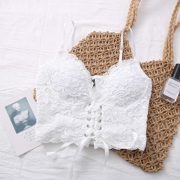 Dámske ležérne tielko s čipkou a zaväzovaním v bielej a čiernej farbe